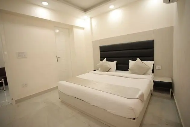 1 BHK Service Apartment