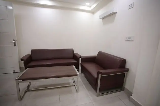 1 BHK Service Apartment