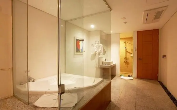 Oda (Deluxe Room Only)