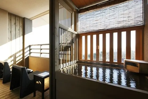 Dört Kişilik Oda (Japanese Western Style, Open-air Bath)