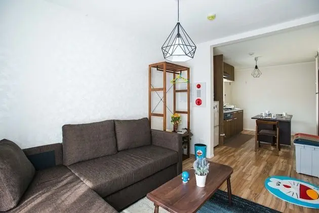 Ev (YUYU House - Imazado Anywhere Door)
