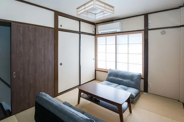 Ev (YUYU House - Imazado Anywhere Door)