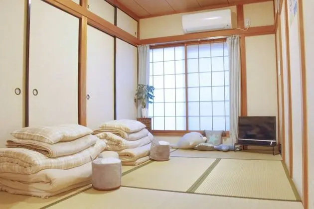 Ev (YUYU House - Imazado Kiki)