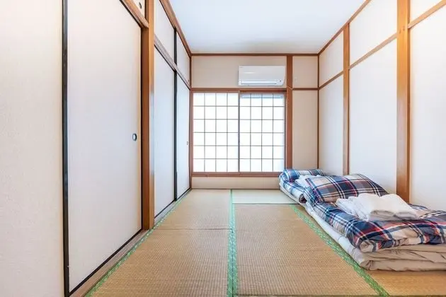 Ev (YUYU House - Imazado Kiki)
