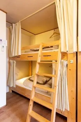 Ortak Ranzalı Oda, Sadece kadınlar için (1 out of 4 Single Beds)