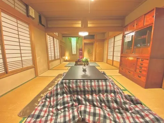 Ev (Yuzawa Japanese House)