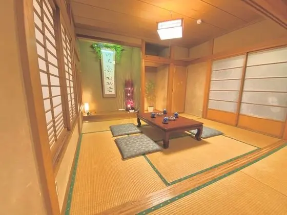 Ev (Yuzawa Japanese House)