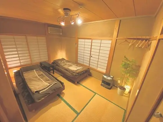 Ev (Yuzawa Japanese House)