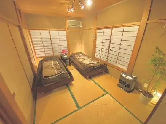 Ev (Yuzawa Japanese House)
