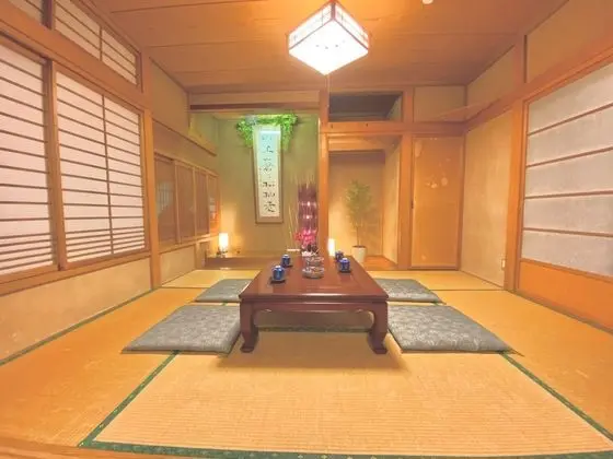 Ev (Yuzawa Japanese House)