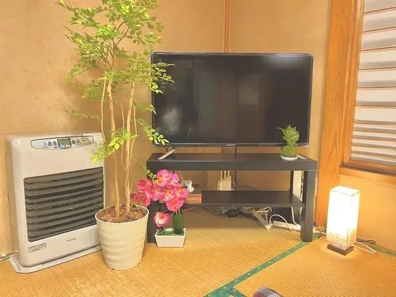 Ev (Yuzawa Japanese House)