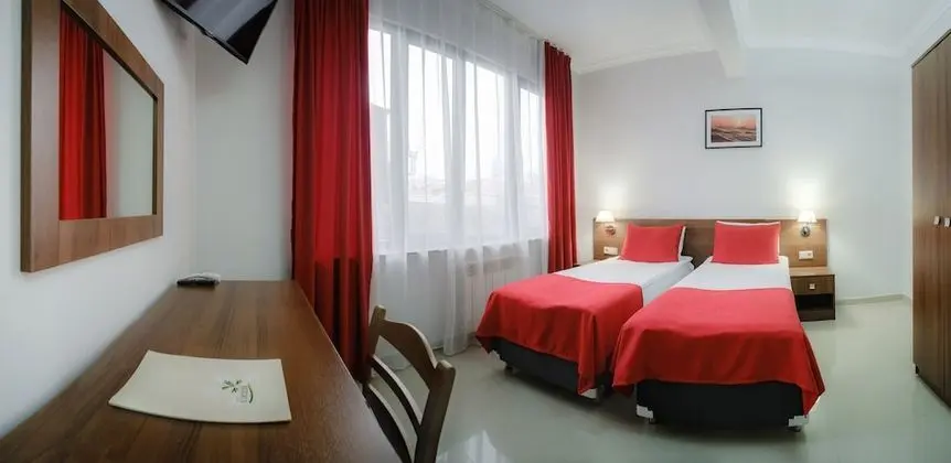 Standard Tek Büyük veya İki Ayrı Yataklı Oda