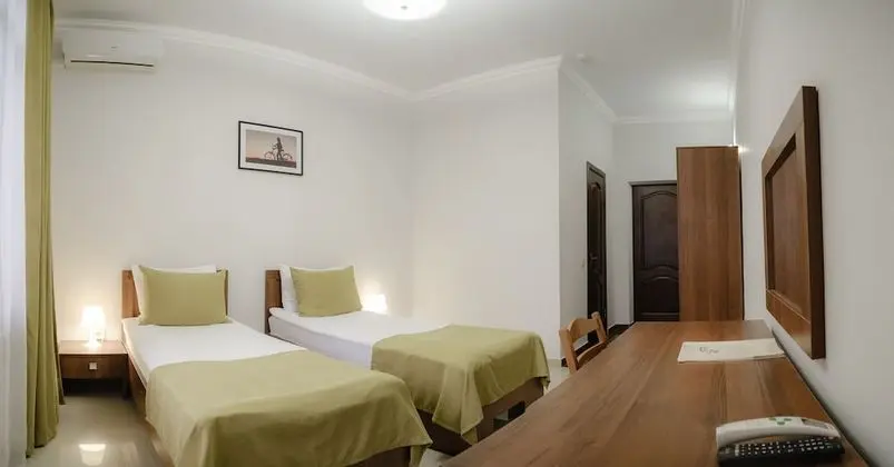 Standard Tek Büyük veya İki Ayrı Yataklı Oda, Balkon