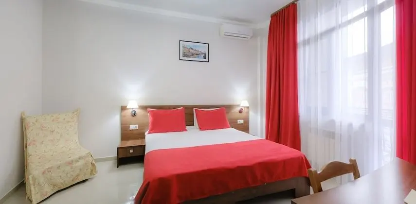 Standard Tek Büyük veya İki Ayrı Yataklı Oda, Balkon