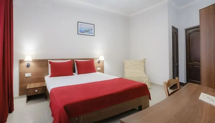 Standard Tek Büyük veya İki Ayrı Yataklı Oda, Balkon