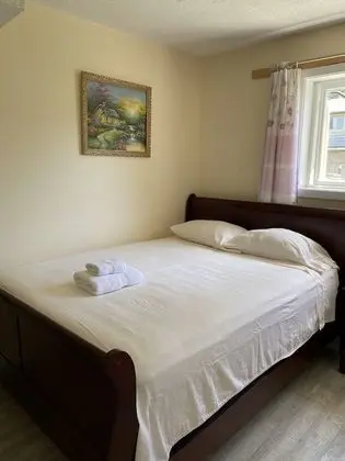 Oda, 1 Büyük (Queen) Boy Yatak, Sigara İçilmez, Ortak Banyo