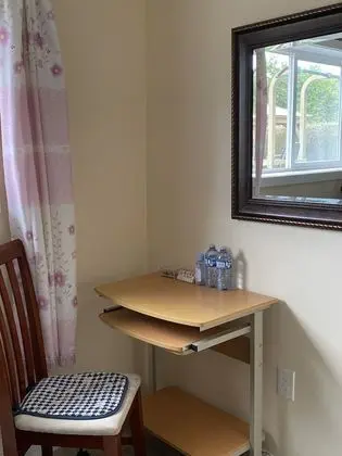 Oda, 1 Büyük (Queen) Boy Yatak, Sigara İçilmez, Ortak Banyo