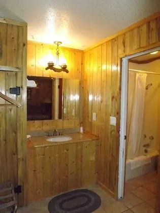 Double Queen Kitchen - Pet Friendly