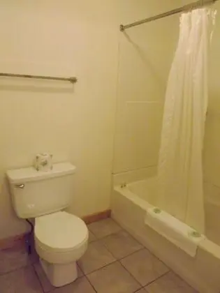 Double Queen Kitchen - Pet Friendly