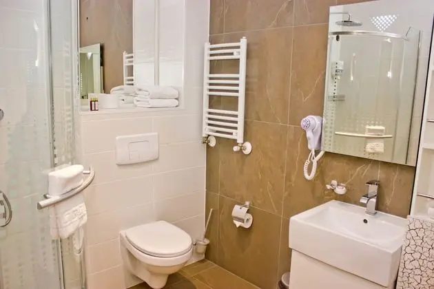 Standard Tek Büyük Yataklı Oda