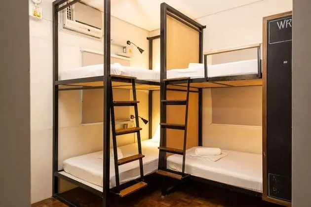 4 Beds Mixed Dorm