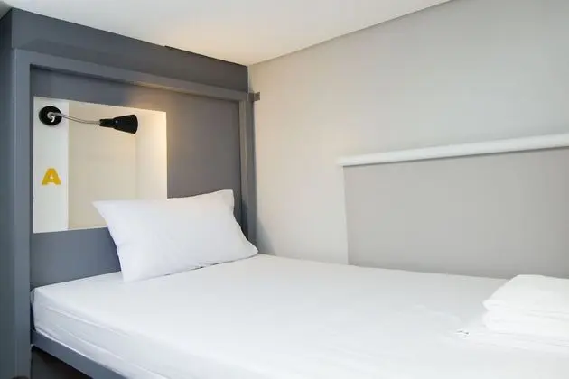 4 Beds Mixed Dorm