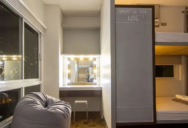 6 Beds Female Dorm