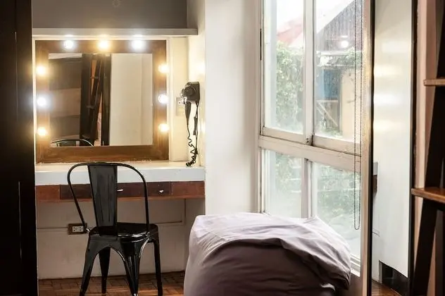 6 Beds Female Dorm