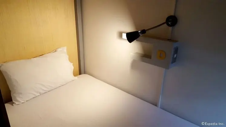 8 Mixed Dorm
