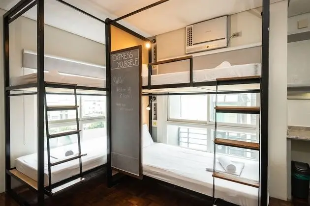 8 Mixed Dorm