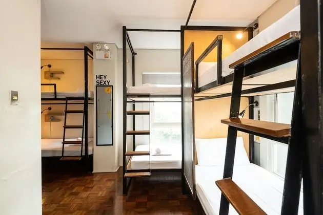 8 Mixed Dorm