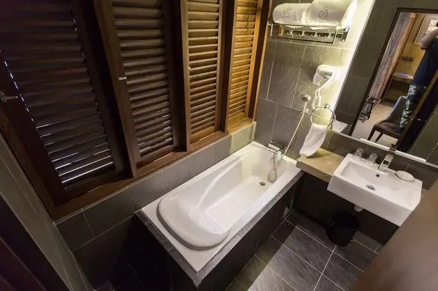 Premier Stüdyo, 1 En Büyük (King) Boy Yatak, Küvet, Şehir Manzaralı