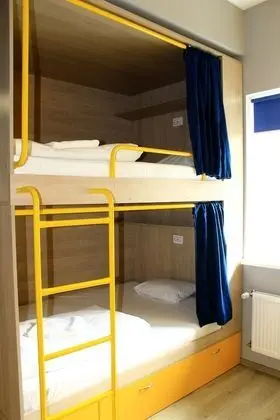 Ortak Ranzalı Oda, Karma Ranzalı Oda (1 Bed in 10 Person Dorm)