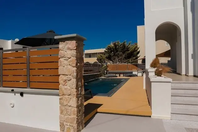 Villa, Kişiye Özel Havuzlu, Havuz Kenarı