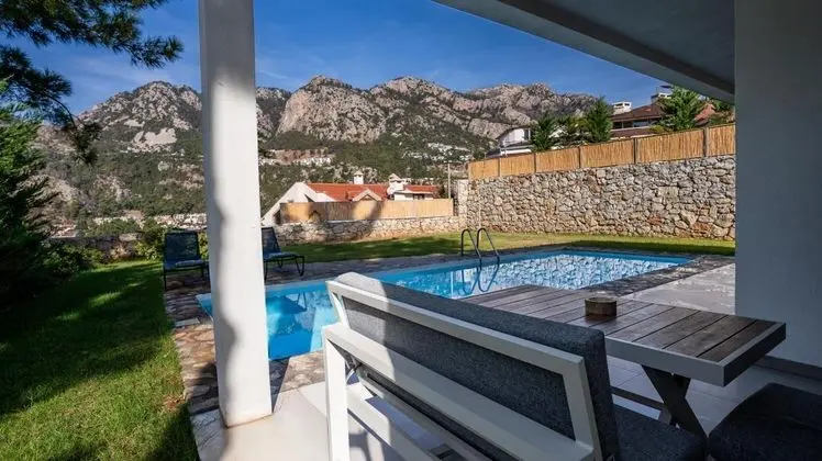 Villa 2+1 Oda-Özel Havuzlu, Dağ Manzaralı