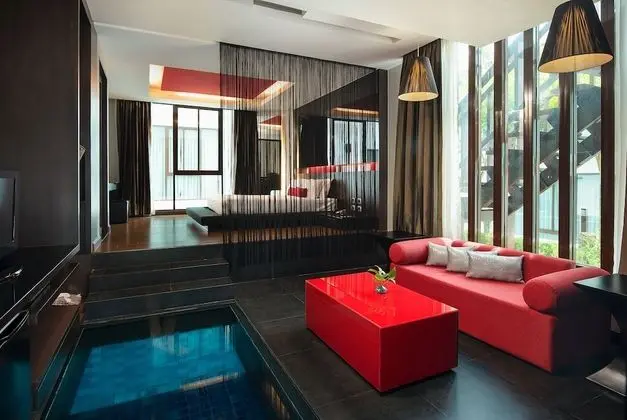 Deluxe King Room Pool View