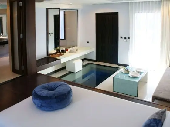 Deluxe Twin Room Pool Access