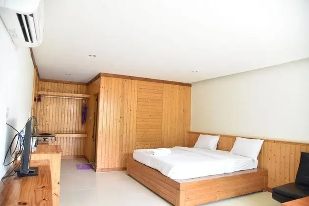 Garden view room