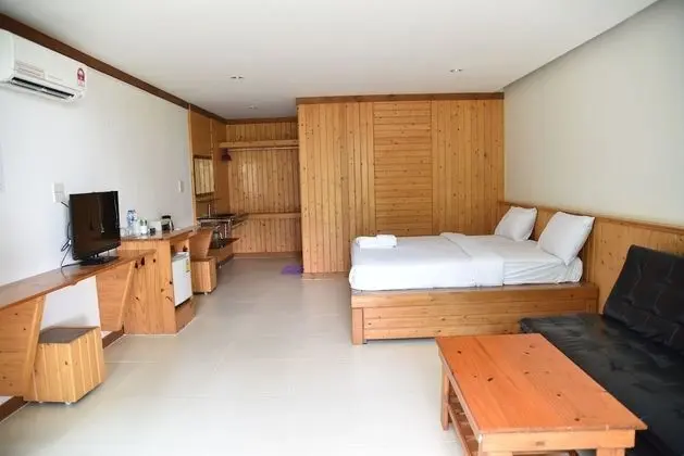 Garden view room