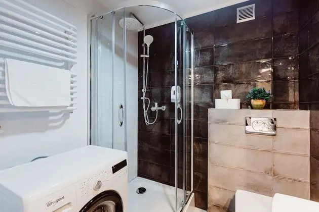 Deluxe Suite | King-size bed | A/C