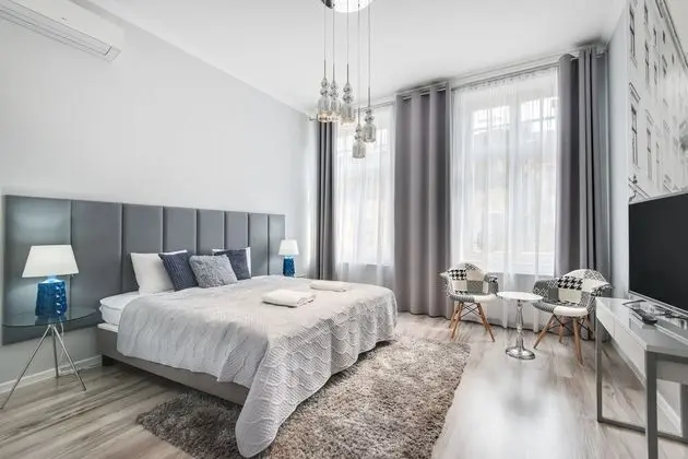 Deluxe Two-Bedroom Suite | King-size beds | A/C