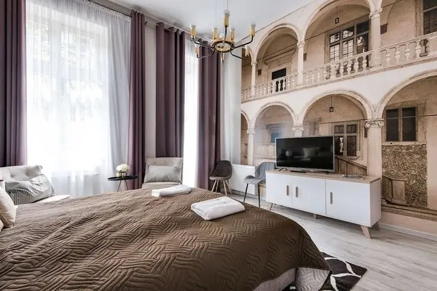 Deluxe Two-Bedroom Suite | King-size beds | A/C