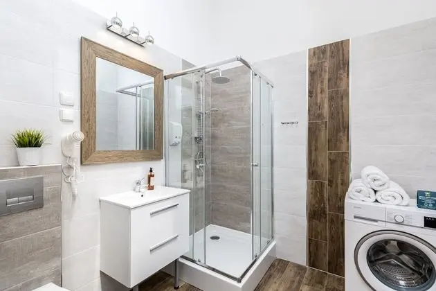 Deluxe Two-Bedroom Suite | King-size beds | A/C