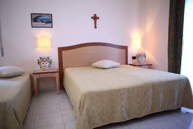 Deluxe Üç Kişilik Oda, Deniz Manzaralı