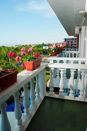 Tek Büyük veya İki Ayrı Yataklı Oda, Balkon