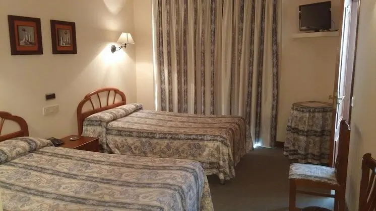 Tek Büyük veya İki Ayrı Yataklı Oda