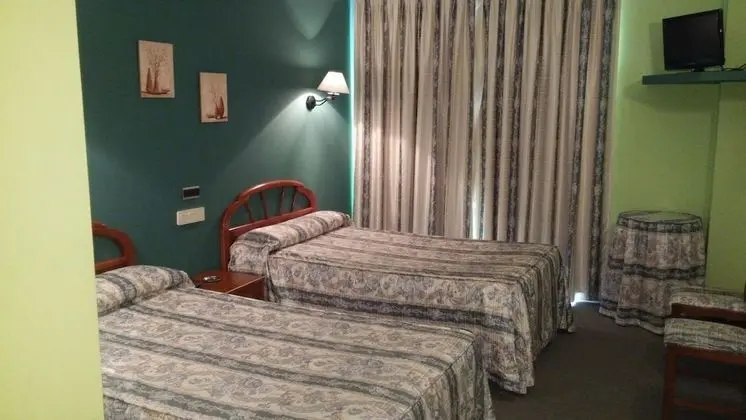 Tek Büyük veya İki Ayrı Yataklı Oda