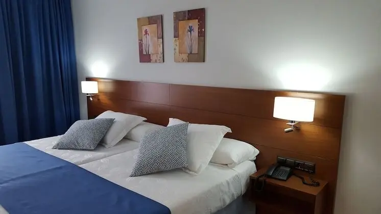 Tek Büyük veya İki Ayrı Yataklı Oda