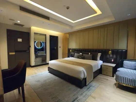 Deluxe Tek Büyük Yataklı Oda