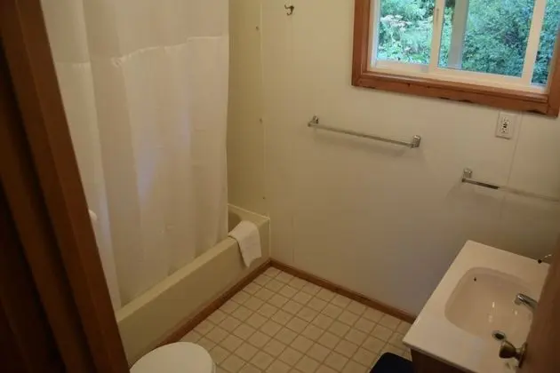 Basic Tek Büyük Yataklı Oda